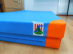 materace do ćwiczeń z herbem miejscowości nisko
