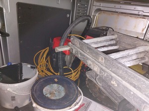 zabezpieczone narzędzia budowlane