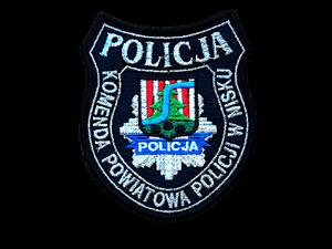 Zdjęcie przedstawia naszywkę Komendy Powiatowej Policji w Nisku