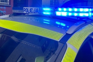 Zdjęcie przedstawia belkę radiowozu