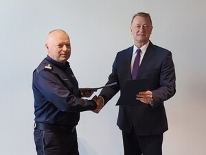 Na zdjęciach widoczny jest Komendant Powiatowy Policji w Nisku oraz Rektor Państwowej Akademii Nauk Stosowanych